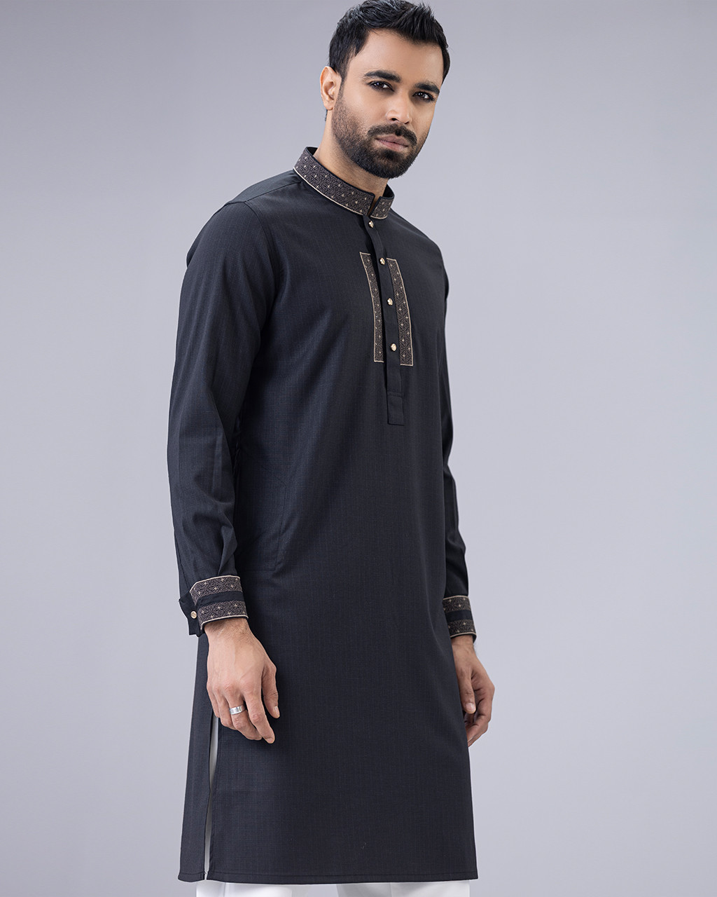 GraphiteBlack-BBE203